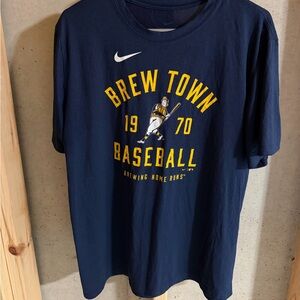 Nike Men’s Milwaukee Brewers Short Sleeve Tee Large